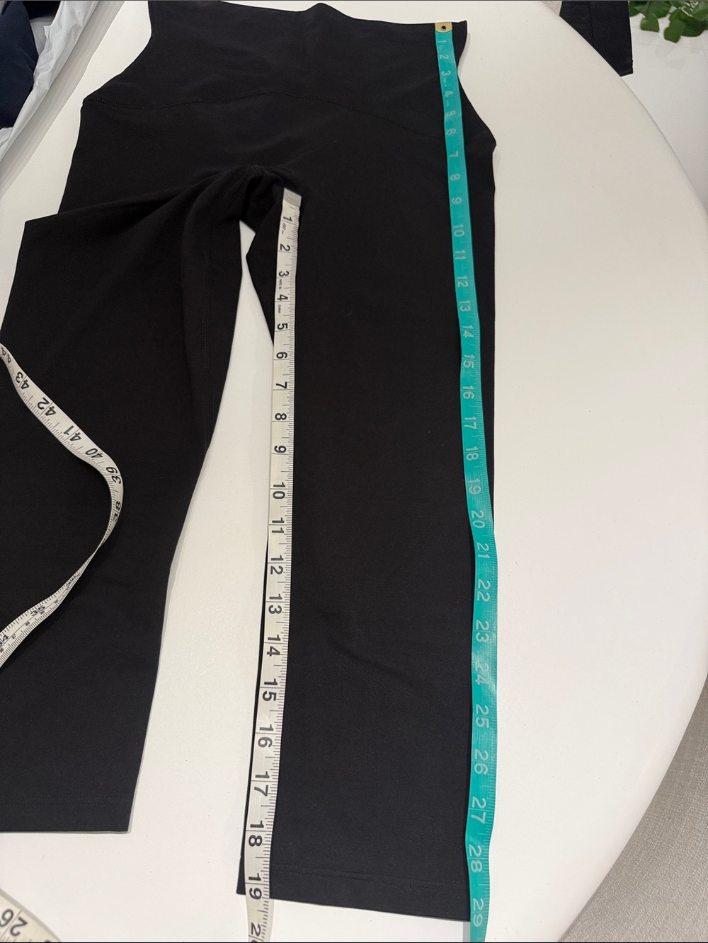 Spanx Compression Capri Leggings - Picture 5 of 5